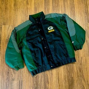 🚨SOLD🚨 Vintage 90s Green Bay Packers Logo Athletic Puffer Jacket